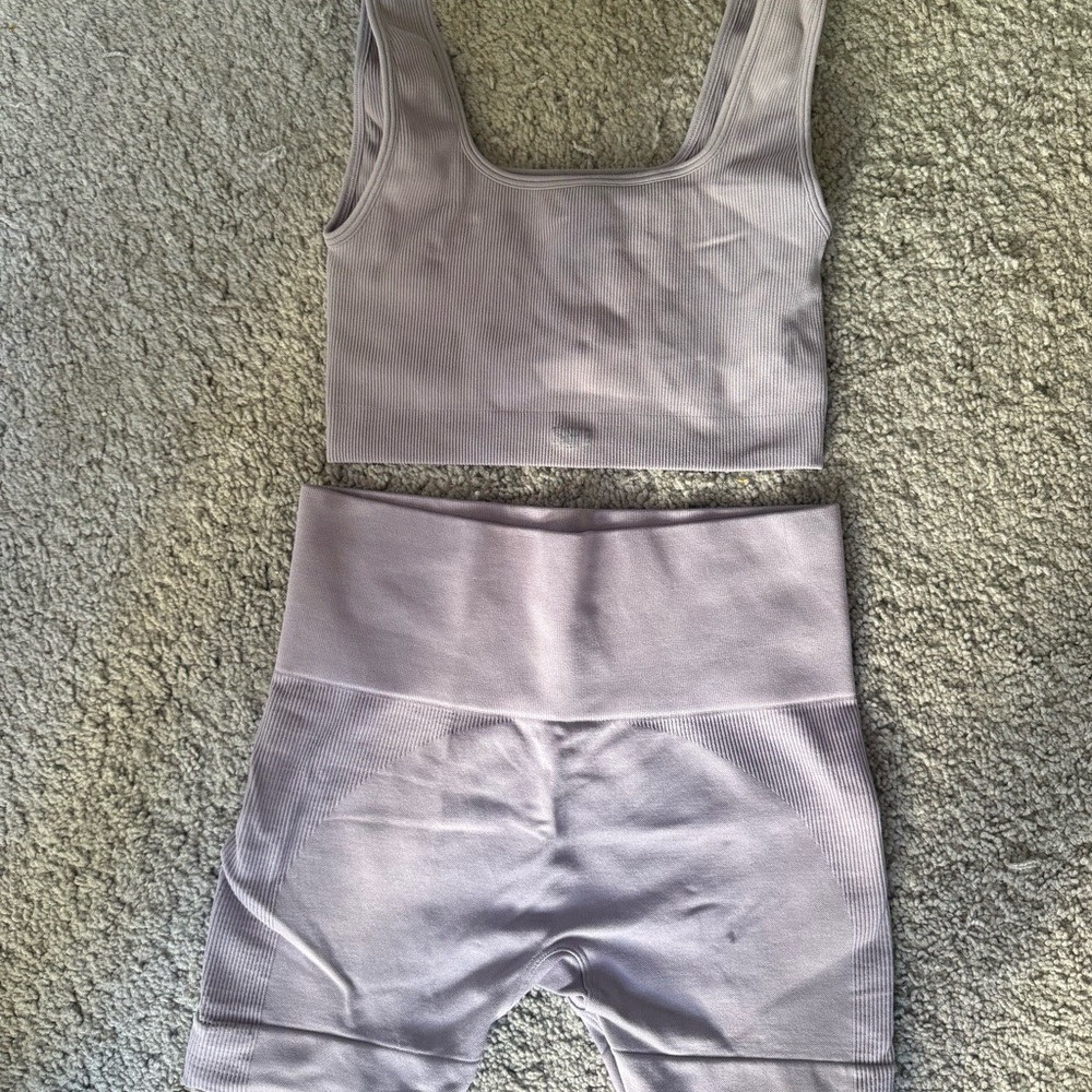 Set Active Scoop Sports Bra & High-Waist Bike Shorts Set - Lavender